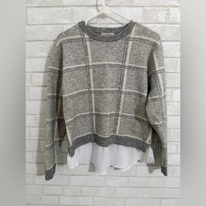 Gray plaid layered sweater from the brand Charlie Paige Size L #3025